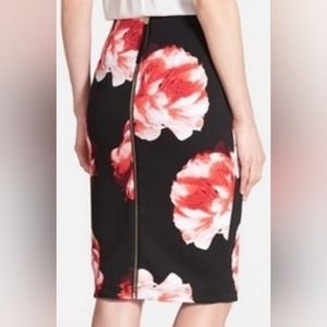 VINCE CAMUTO Floral Pencil Skirt, Size M